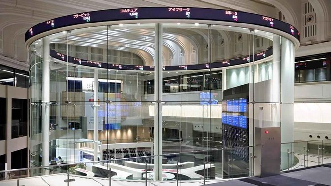 Nikkei Naik Tipis, Investor Cermati Risiko Perang Dagang AS-Kanada