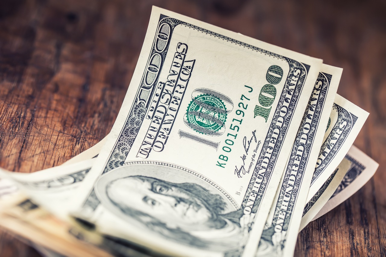 Dolar Bertahan Dekat Terendah 3 Bulan, Fokus Utang AS dan Iran