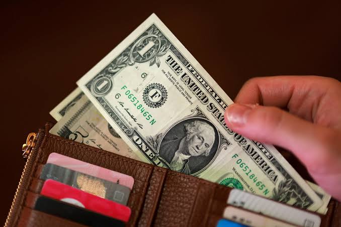Bessent Tekan Iran, Dolar Rebound