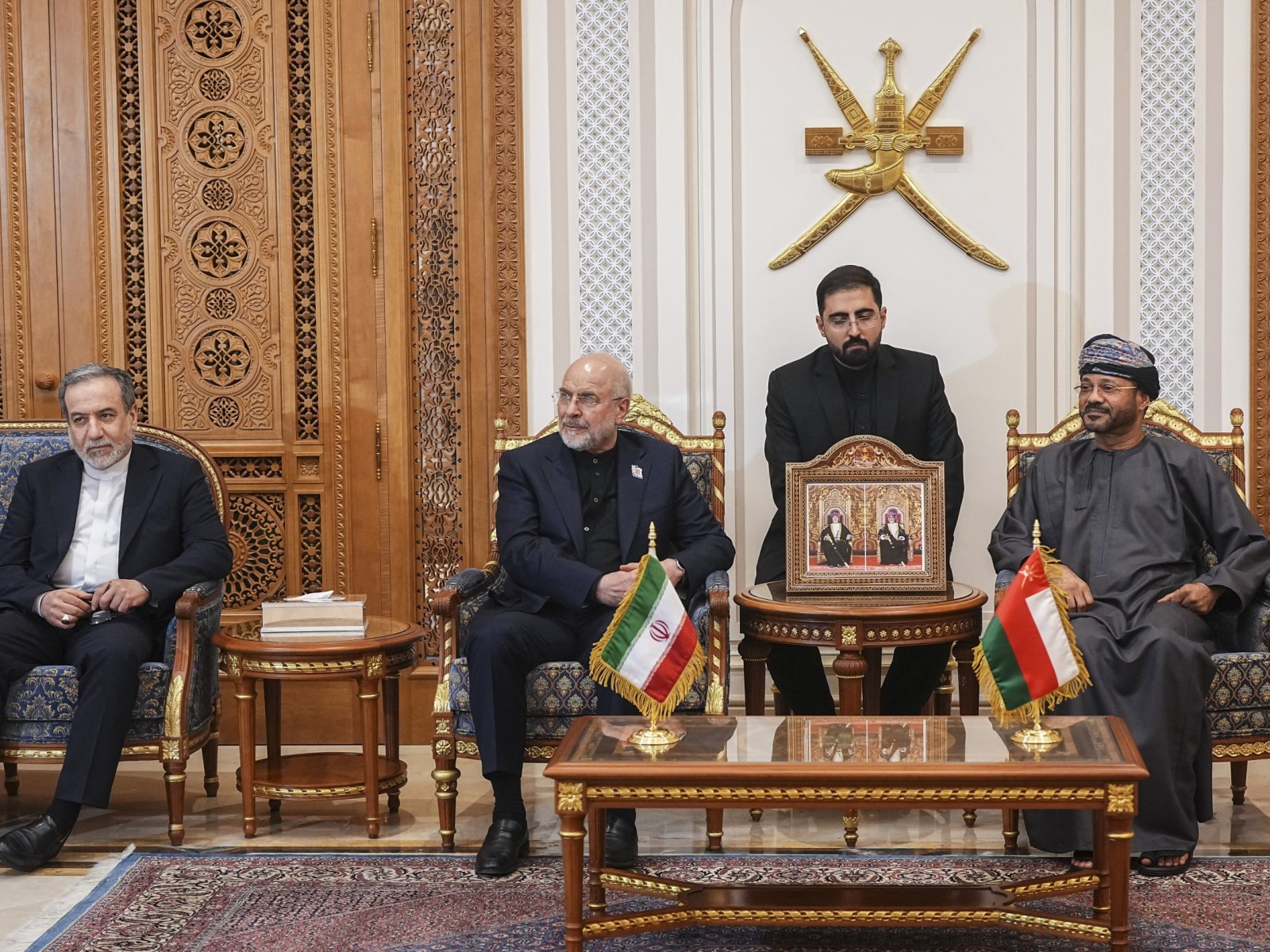 Iran–Oman Persiapkan Deal Hormuz, AS Tahan Penerapan Sanksi