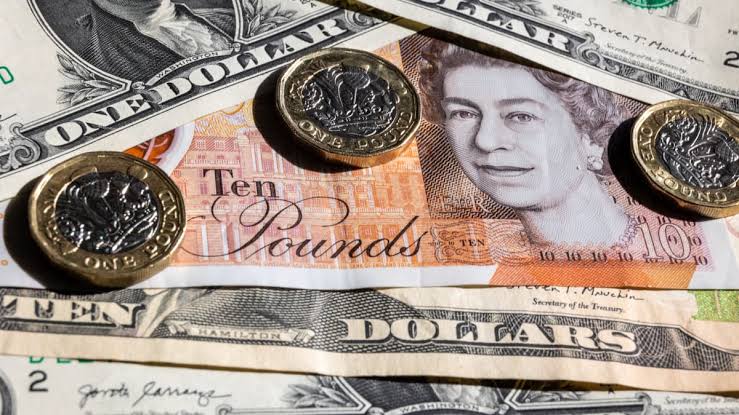 Sterling Tertekan, Inflasi AS Perkuat Dolar