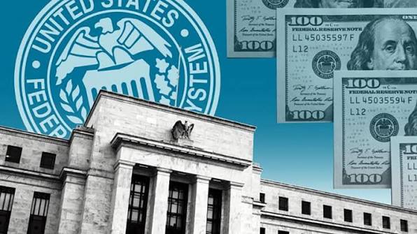 Dolar Rebound, Fed Punya Waktu Menunggu