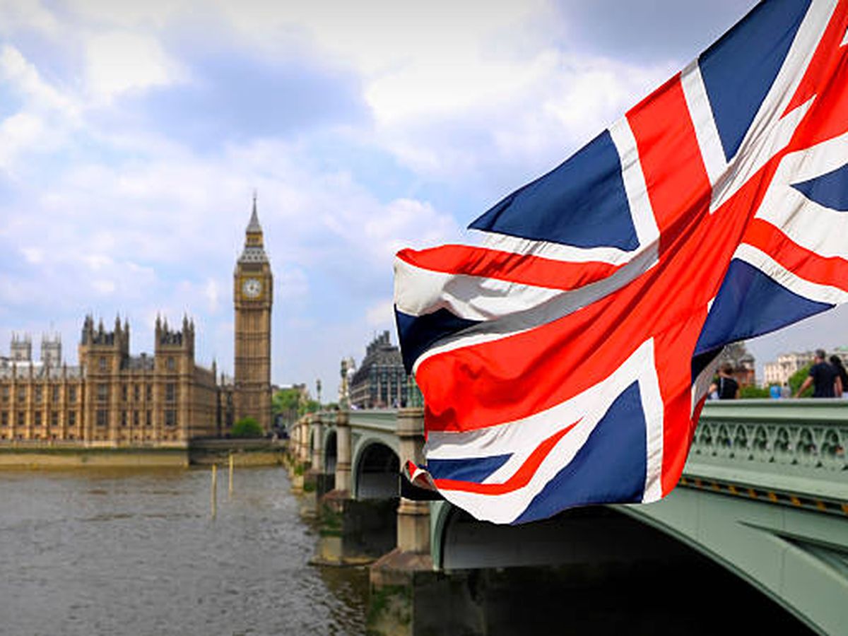 Greenback Weakens; Euro and Pound Rise Amid Fed Expectations
