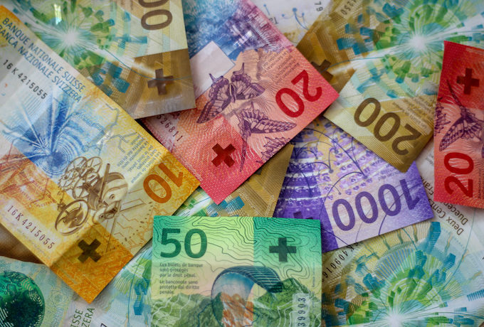 Franc Swiss Stabil, Dolar AS Ditopang Data Ekonomi Kuat