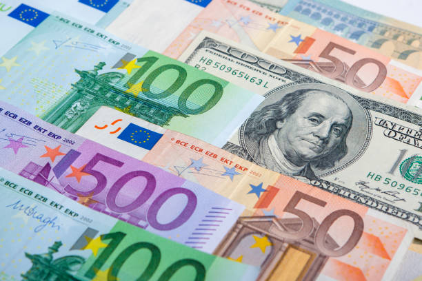 Euro Menguat, Sikap Hawkish ECB Jadi Penopang