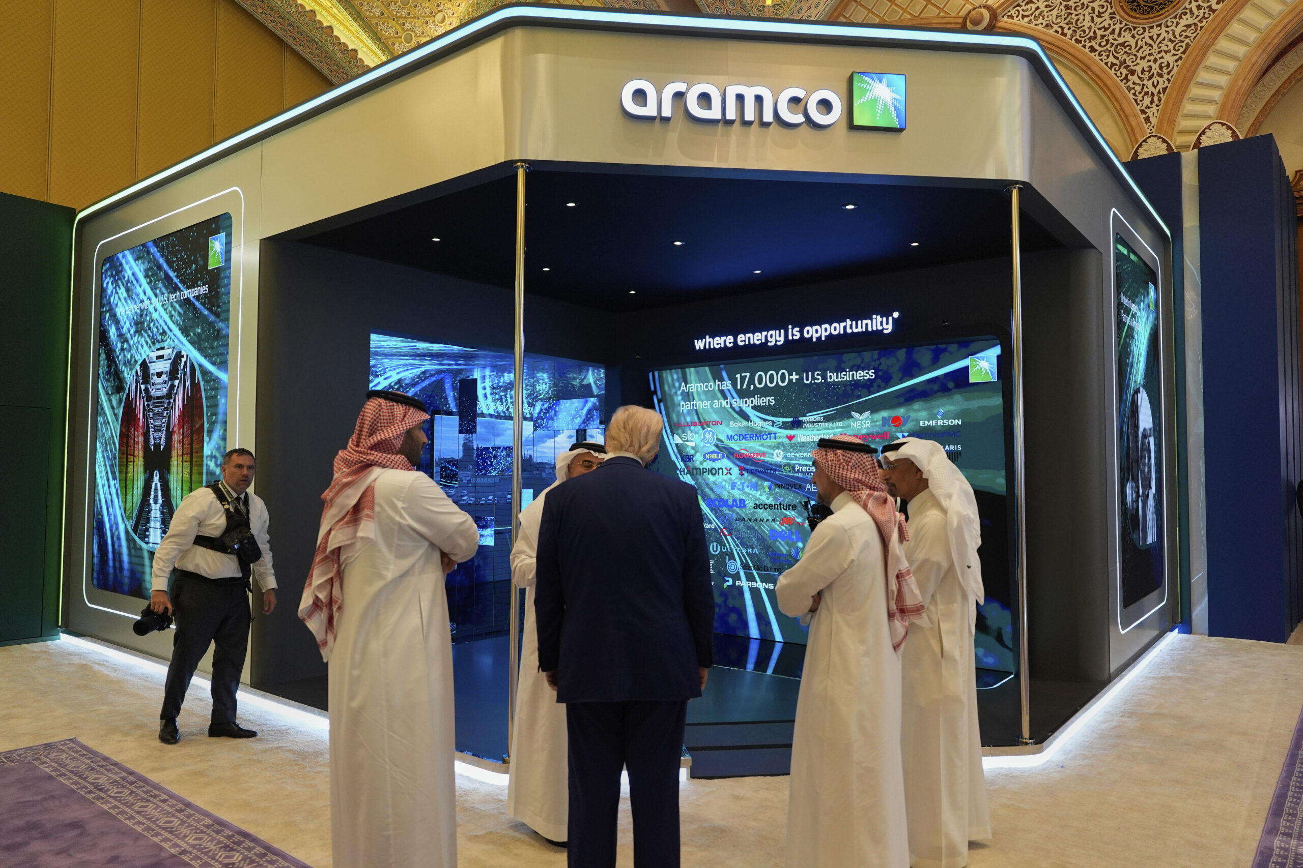 Saudi Aramco Tahan Harga Arab Light Oktober