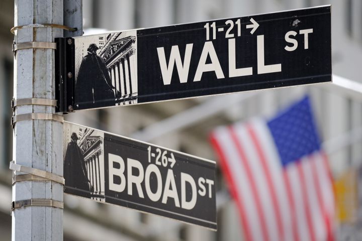 Wall Street Tertahan; Data NFP yang Kuat Memicu Ekspektasi Kenaikan Suku Bunga