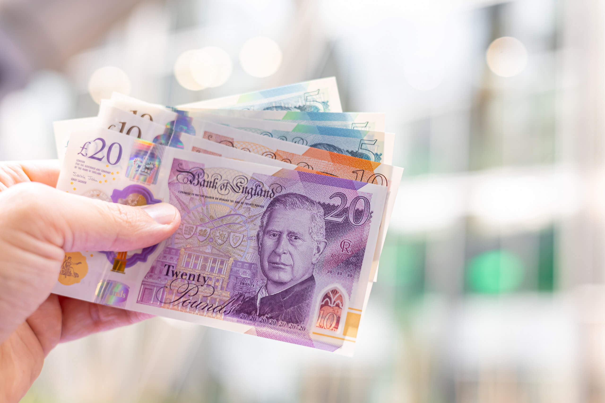 Pound Sentuh Tertinggi Sejak Akhir Agustus, BoE Jadi Penopang