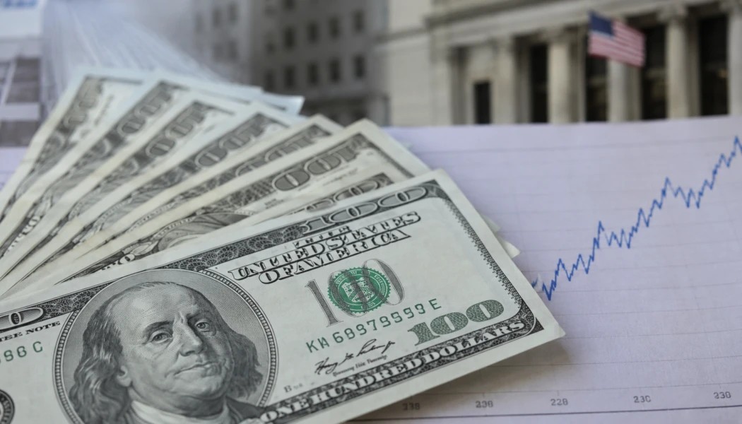 Minyak Melonjak, Yield Naik dan Dolar Makin Perkasa