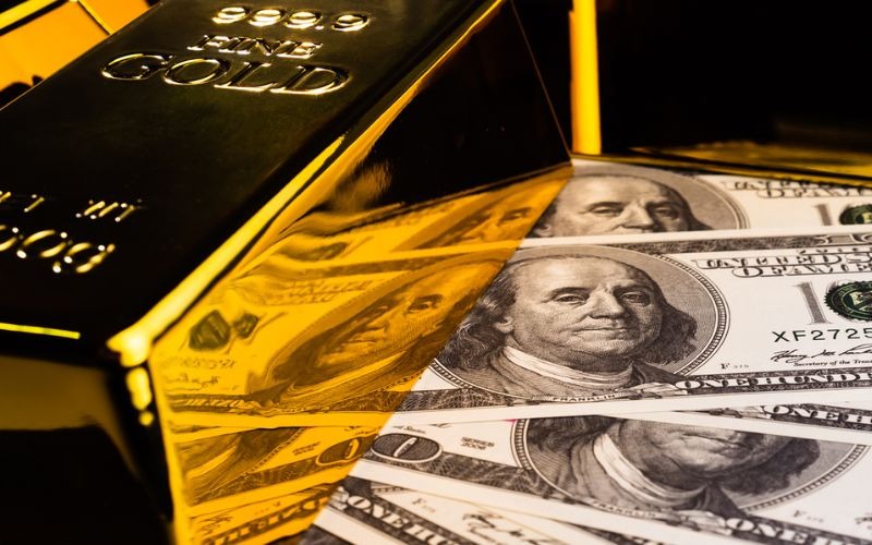 Jelang Sesi Eropa, Gold Terjepit Minyak dan Suku Bunga