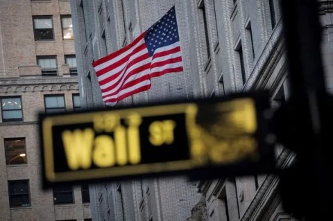 Wall Street Dibuka Merah, The Fed dan Minyak Bayangi Pasar