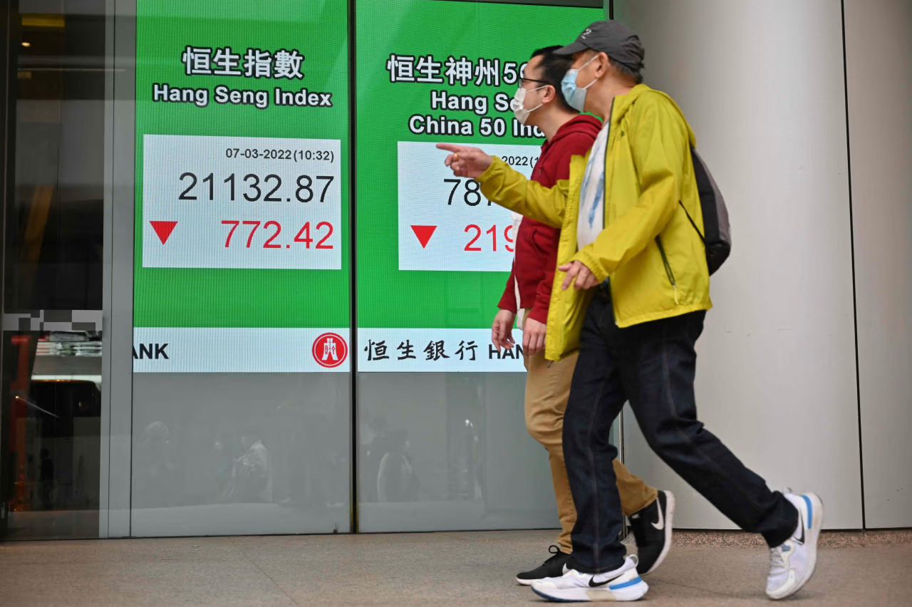Hang Seng Turun 1,4% Usai The Fed Naikkan Suku Bunga