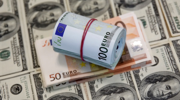 EUR/USD Menguat Tipis, Pasar Pantau Diplomasi AS-Iran dan Sinyal The Fed