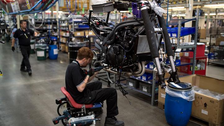 Flash PMI Inggris Beri Sinyal Positif, GBP Kembali Jadi Sorotan