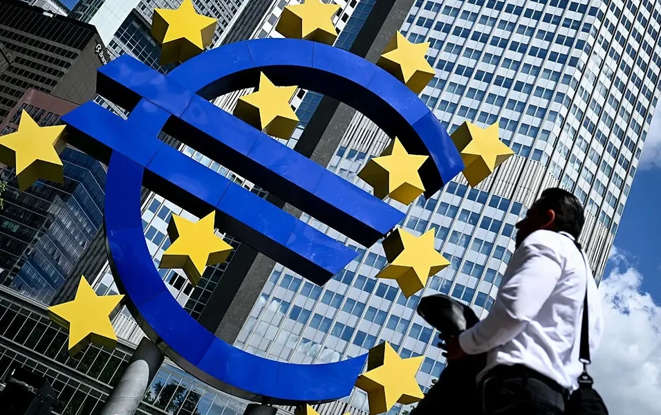 Bursa Eropa Melemah, Investor Khawatir Era Suku Bunga Tinggi