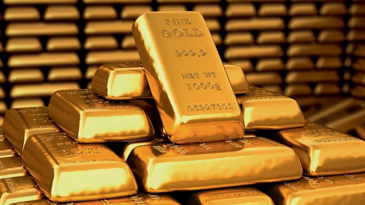 Gold Koreksi, Pasar Waspadai Kenaikan Bunga