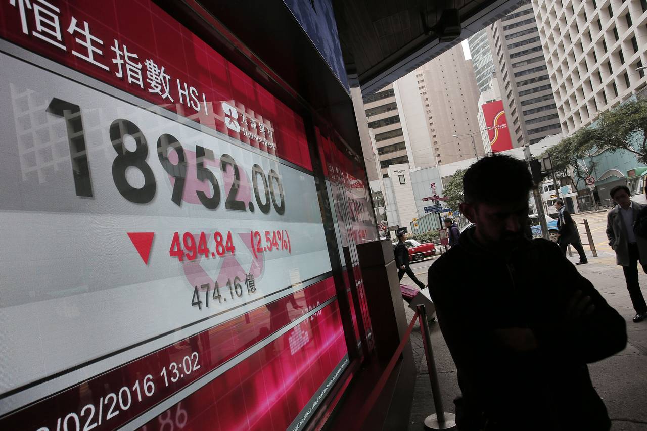 Saham Hong Kong Turun Meski Pasar Regional Menguat