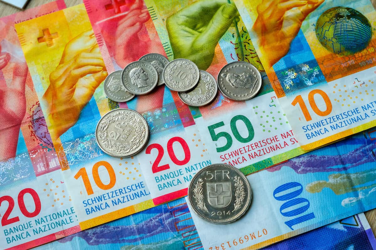Franc Swiss Menguat, Dolar AS Mulai Kehilangan Tenaga