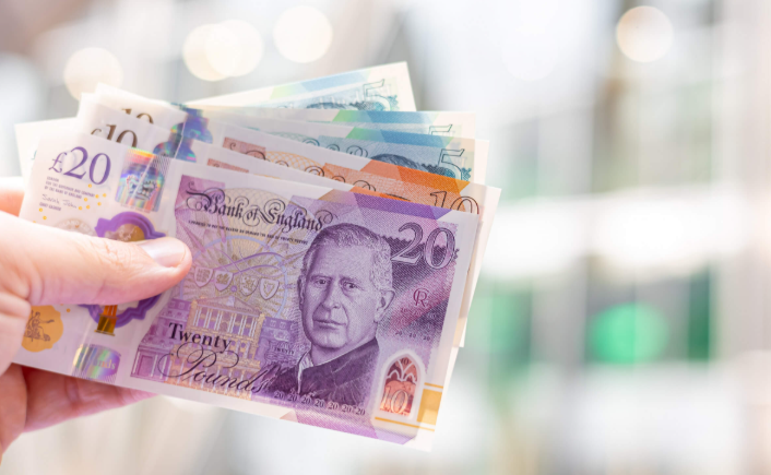 Poundsterling Bangkit, Tapi September Berakhir di Zona Merah