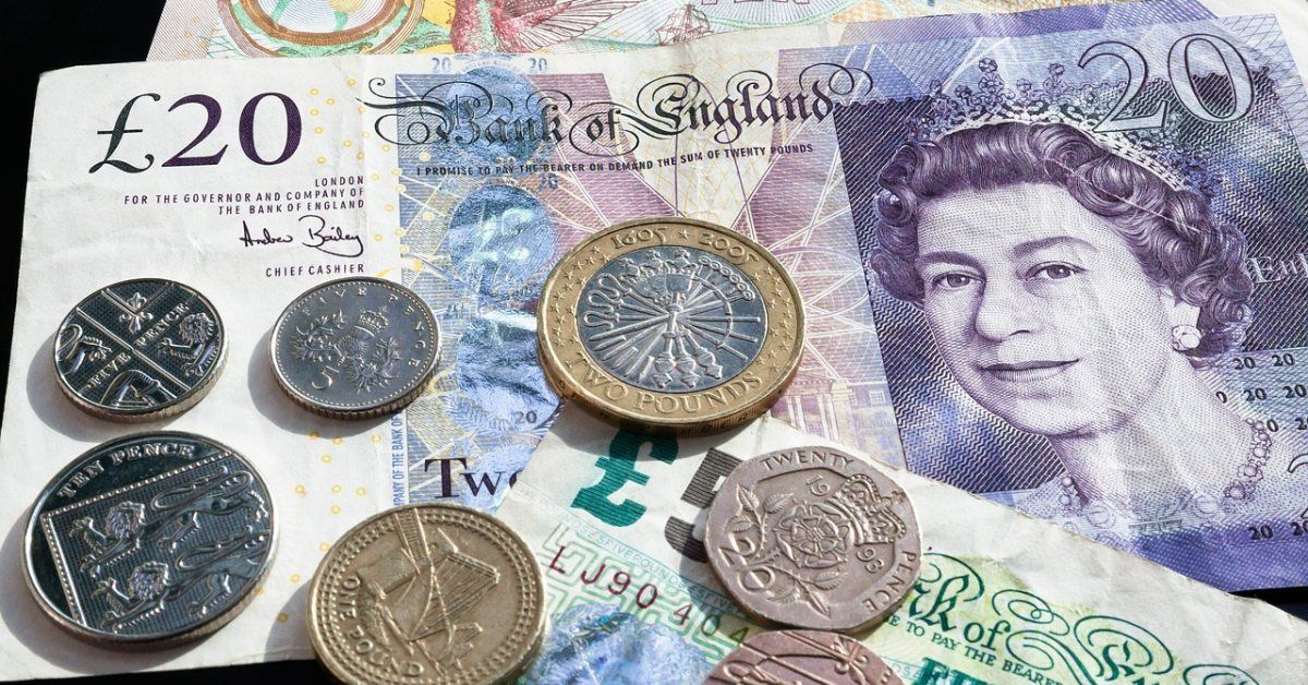 Pound Tertekan, Dolar Masih Perkasa