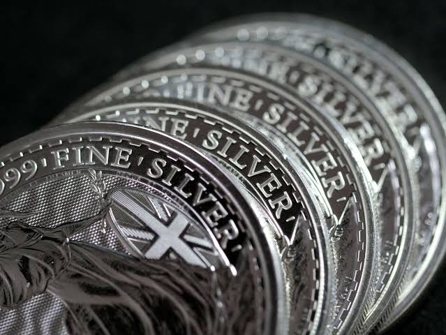 Silver Mulai Bangkit, Tapi Tren Belum Berubah