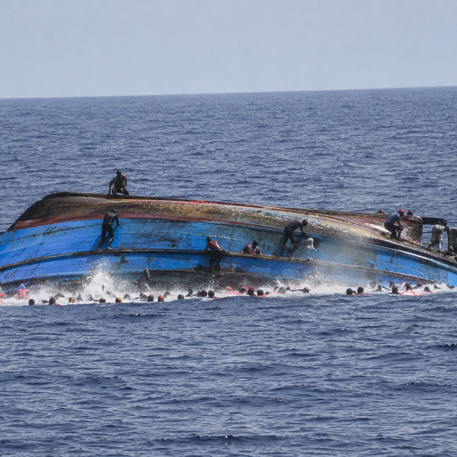 Selat Hormuz Memanas, Dua Kapal Tenggelam dalam 24 Jam
