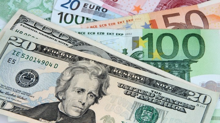 Euro Tertekan, Krisis Prancis Belum Menunjukkan Tanda Reda!