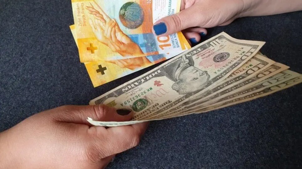 USD/CHF Tertekan, Data AS dan Risiko Minyak Jadi Sorotan