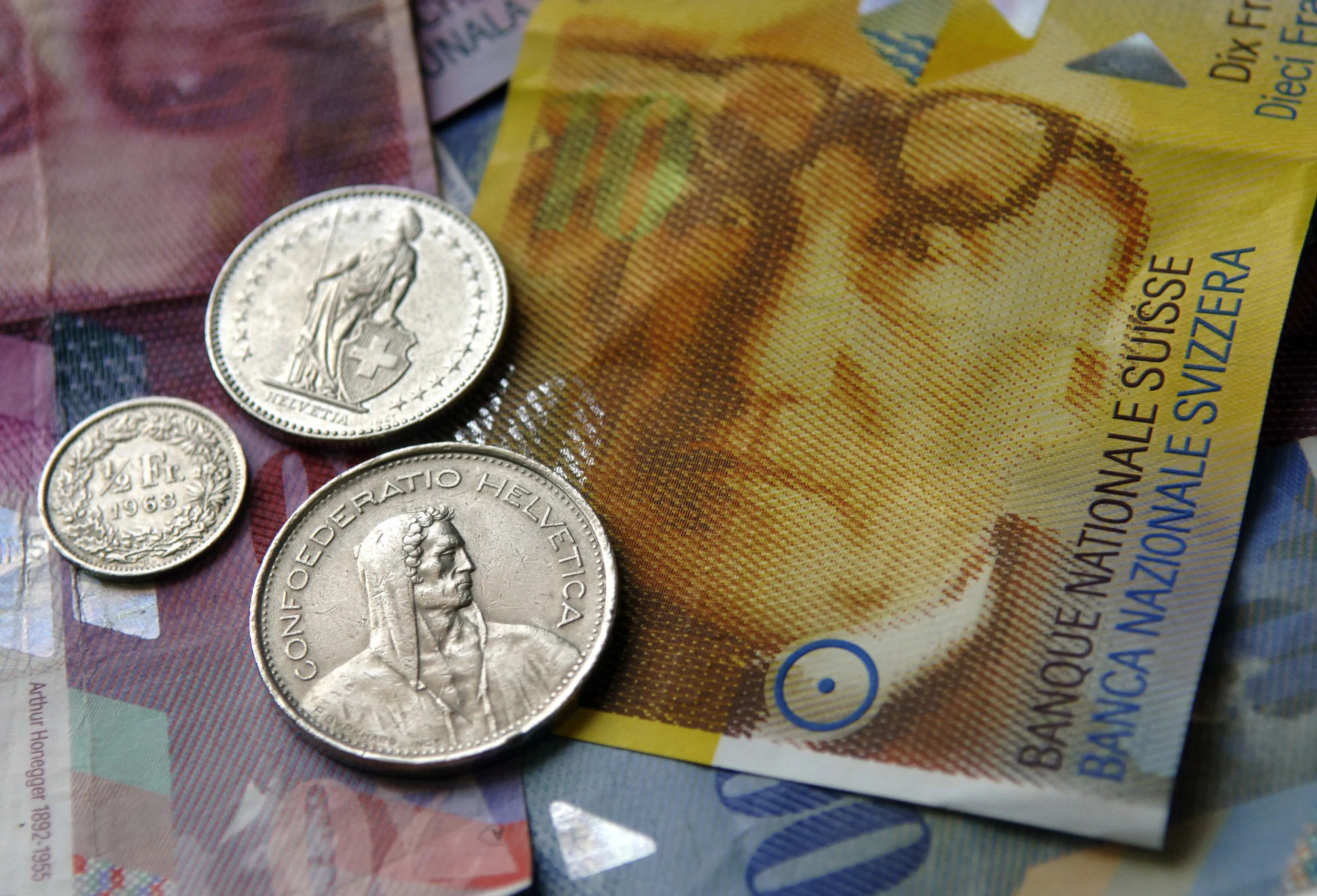 USD/CHF Stabil, Franc Swiss Masih Dapat Dukungan Safe Haven