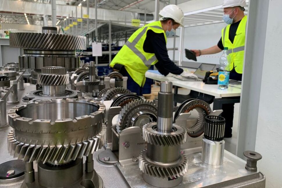 Manufaktur U.K Melaju, PMI Tembus 52,8 di Tengah Tekanan Inflasi