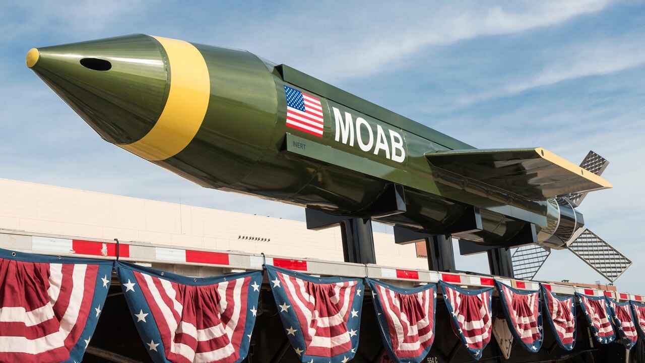 Iran Siapkan “Father of All Bombs”, Ejek Mother of All Bombs Trump