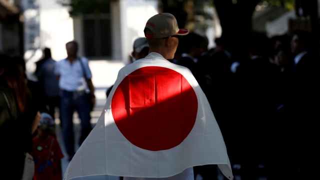 Nikkei Ditutup Melemah, Saham Sektor Cip Kembali Menekan Indeks