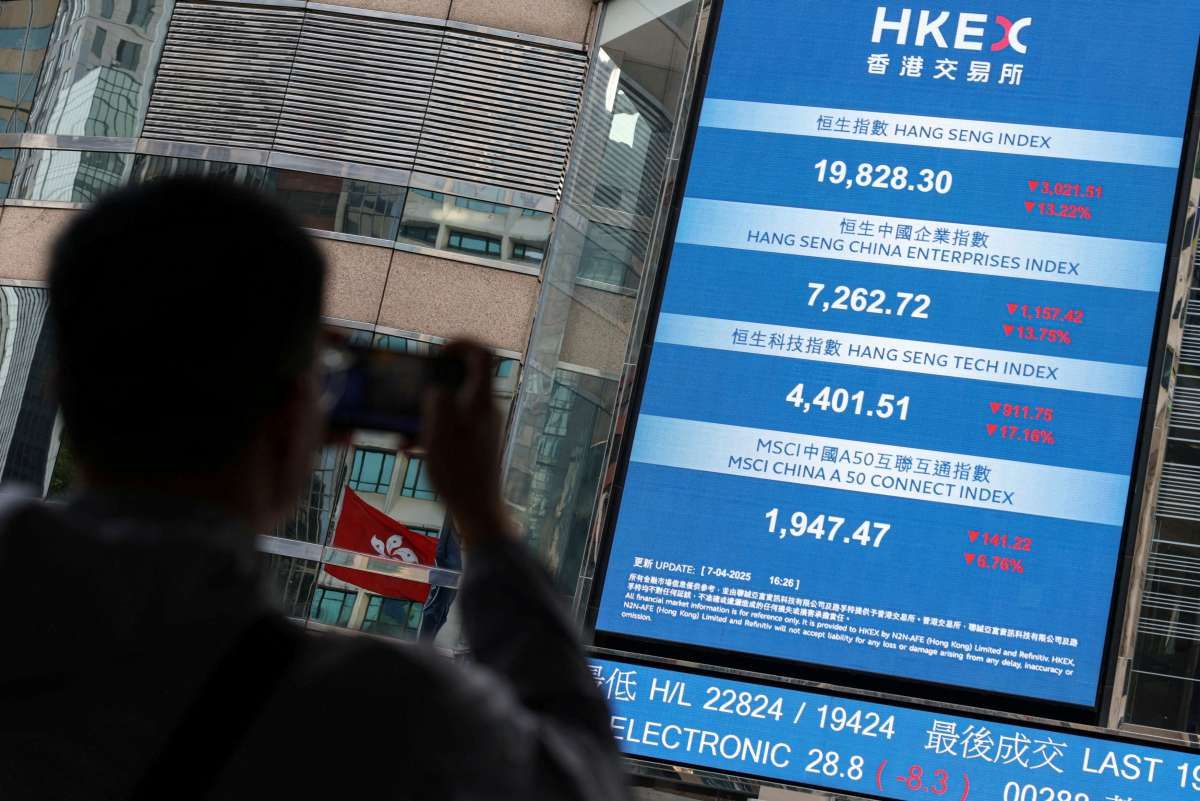 Hang Seng Bangkit, Tekanan Oktober Belum Berakhir!