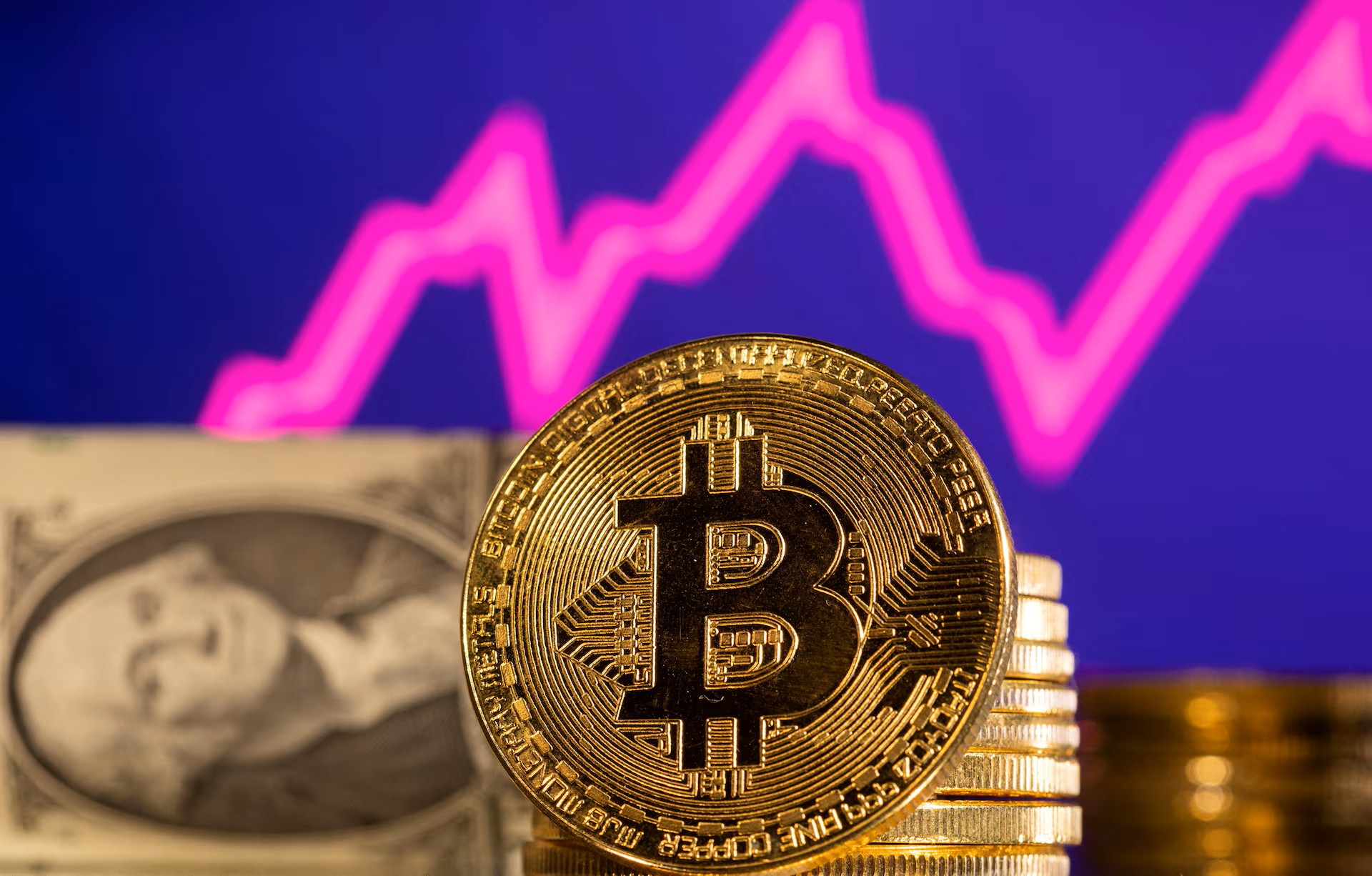 Crypto Market Turns Red; Bitcoin Loses Steam