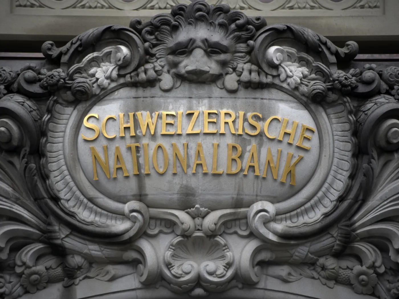 Goldman Sachs and Deutsche Bank Jointly Cut Gold Targets