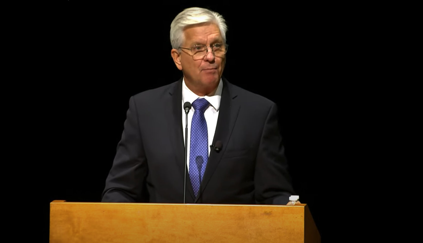 Warsh Affirms Fight Against Inflation, But Hasn't Signaled a Hike
