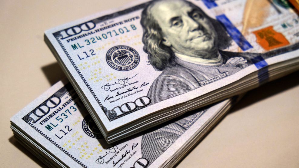 Yen Strengthens; 160 Level Becomes Danger Zone