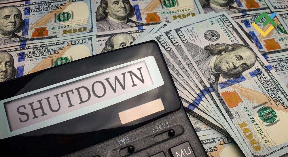 EUR/USD Holds Near Highs