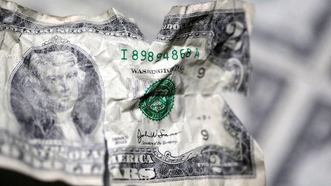 European Data Surprises, Euro Advances