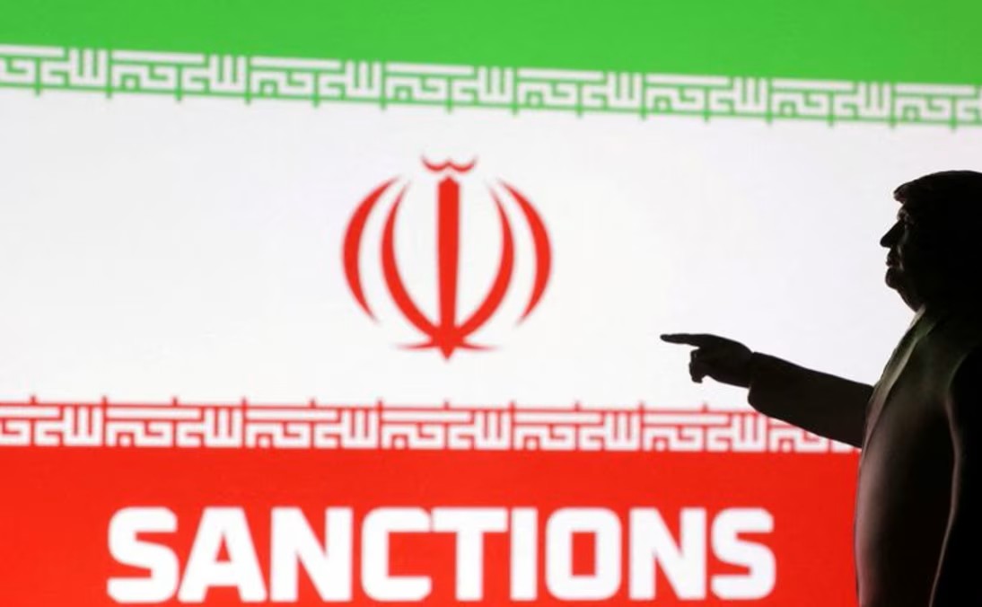 Iran Retaliates Against US Attacks in Gulf, Ceasefire Threatens to Collapse