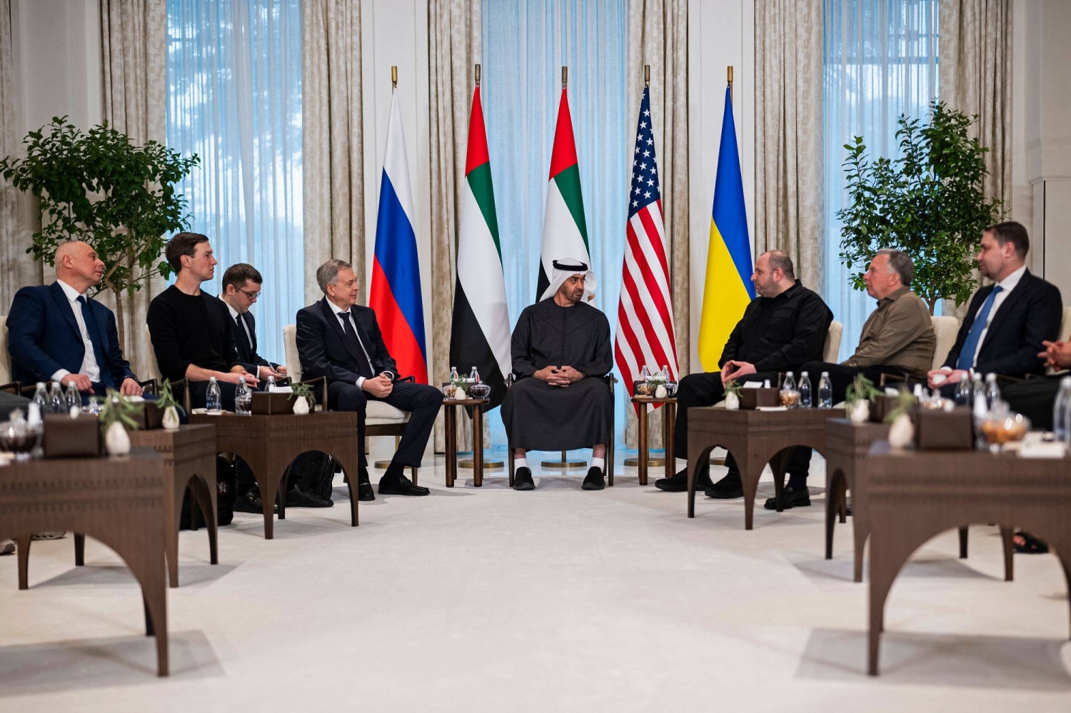 Trump Chooses Economic Pressure Over New Iran Strike