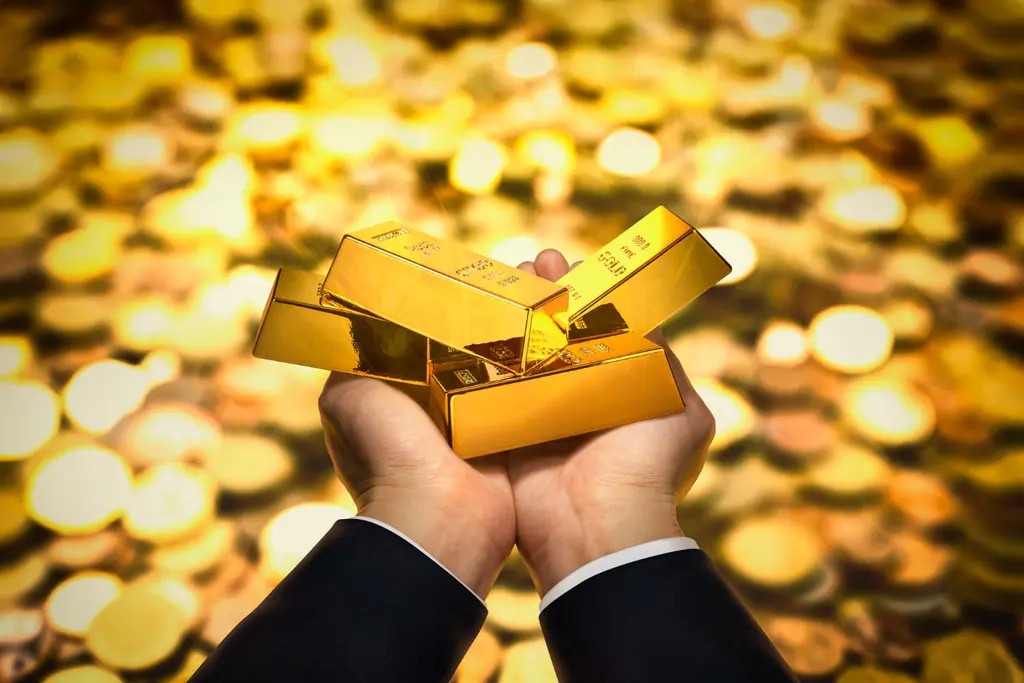 Gold Holds Firm in Positive Territory After Treasury Buyback Pushes Down US Yields