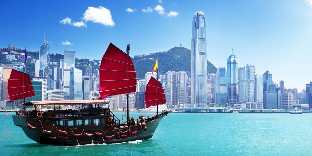 Hang Seng Falls 0.8% as Investors Await U.S. CPI