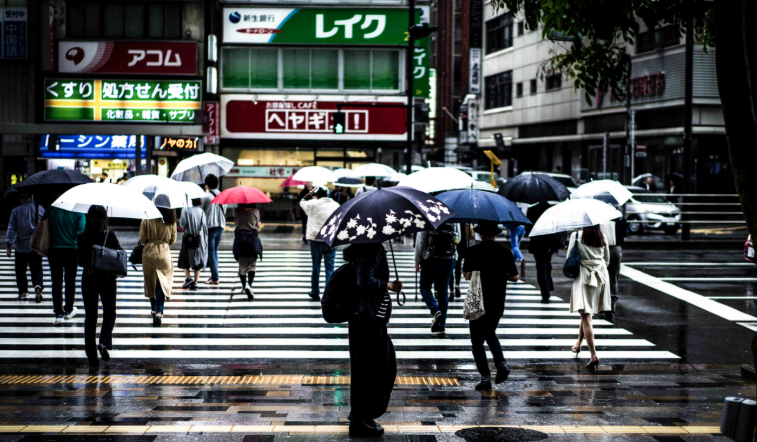 Nikkei Rises 1.24%, Supported by Property and Banking Stocks