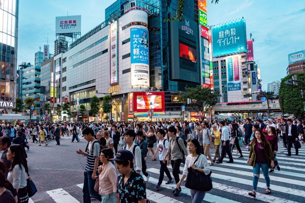 Nikkei 225 Rises 1.46%; Property and Banking Sectors Lead Gains